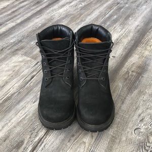 Woman’s Timberland 6inch Boots. Size 9